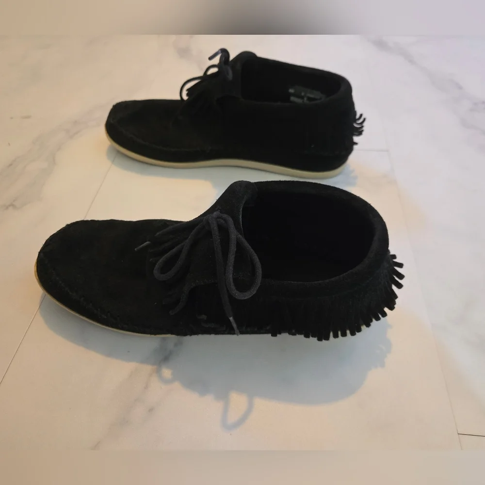 Minnetonka Black Venice Suede Fringe Ankle Boot Moccasin Size 9 - Picture 8 of 8